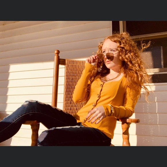 Meet your Posher, Dayna - Picture 2 of 7